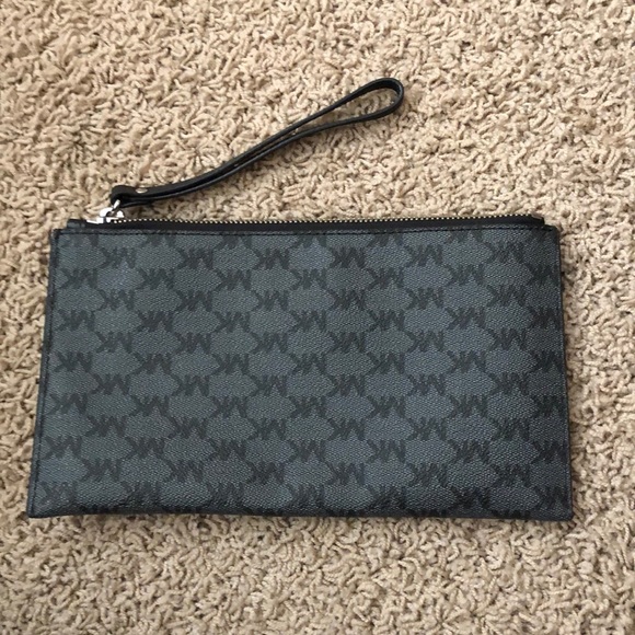SOLD | Michael Kors Wristlet - Picture 2 of 3